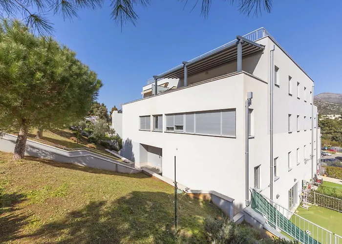 Brand New Lovely Apartment Bella