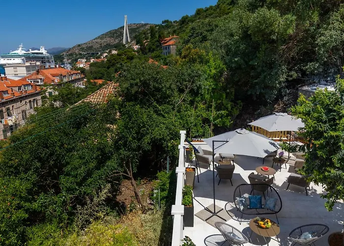 Apartments&Rooms Villa Naida